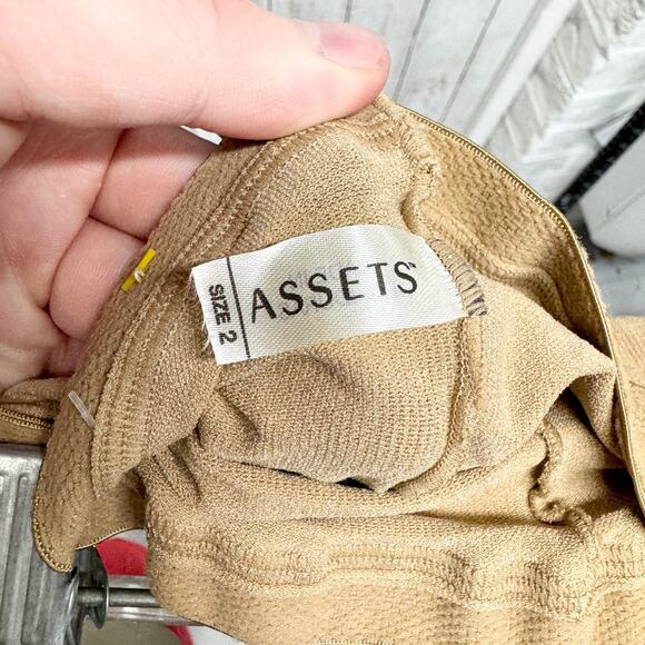 New Love Your Assets Shapewear Women Size 2 Buff Tan Sensational Shaper Shorts - Picture 4 of 4